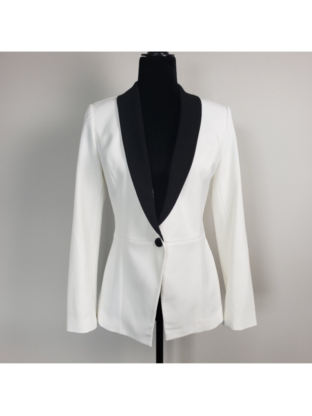 White House Black Market White Blazer with Black Shawl Collar